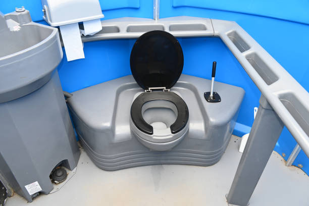 Best Emergency porta potty rental  in Farmingville, NY